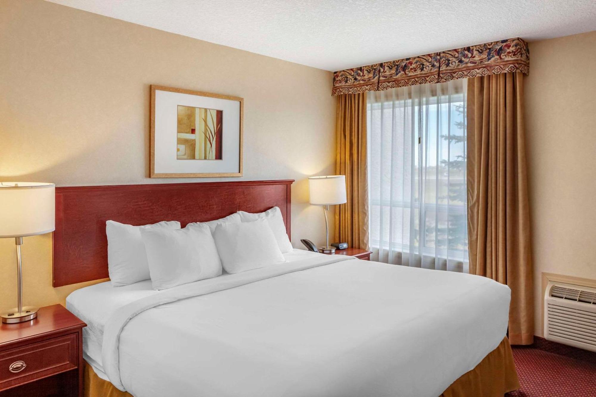 Quality Inn & Suites Edmonton International Airport Leduc Extérieur photo