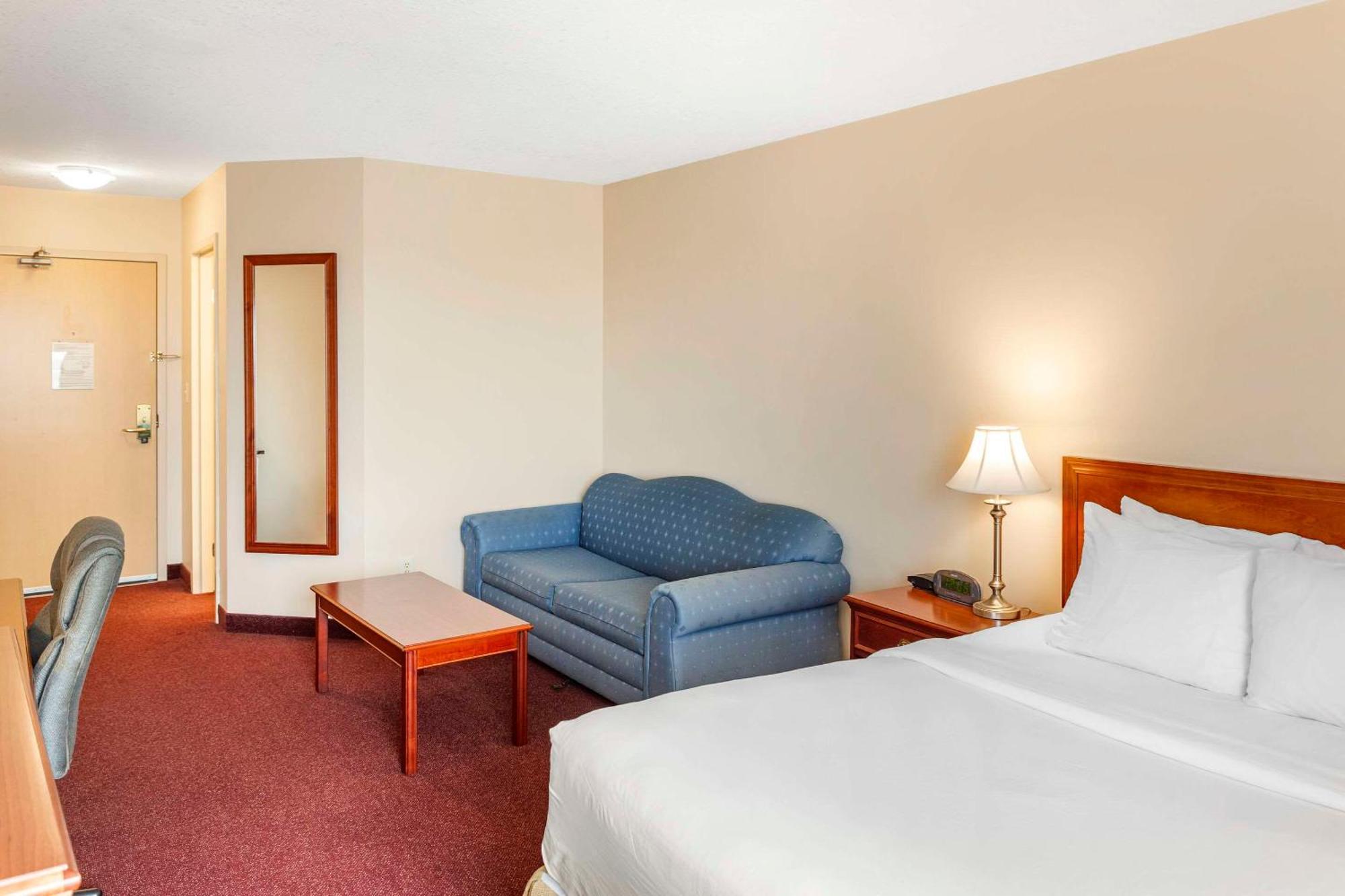 Quality Inn & Suites Edmonton International Airport Leduc Extérieur photo