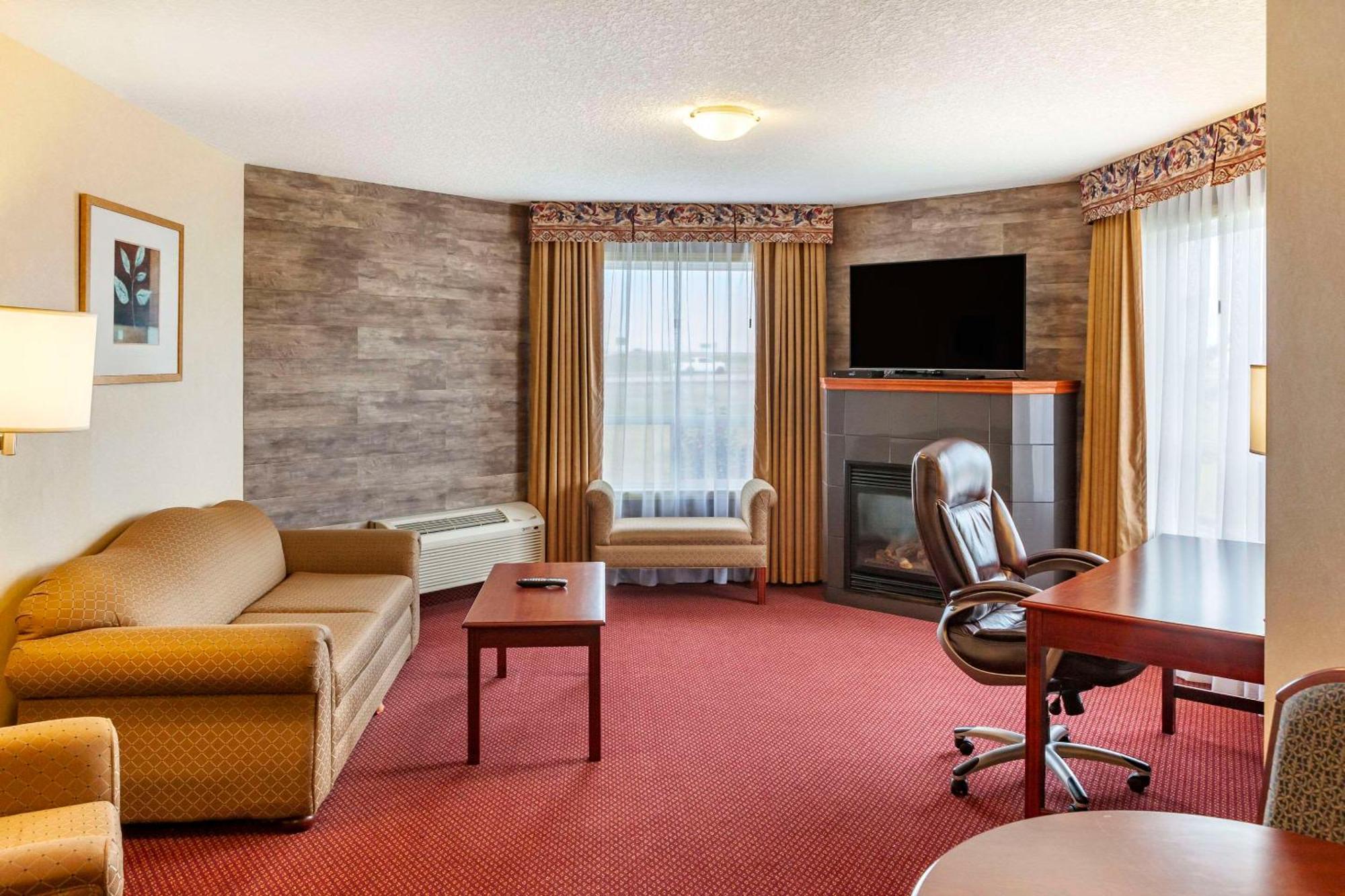 Quality Inn & Suites Edmonton International Airport Leduc Extérieur photo