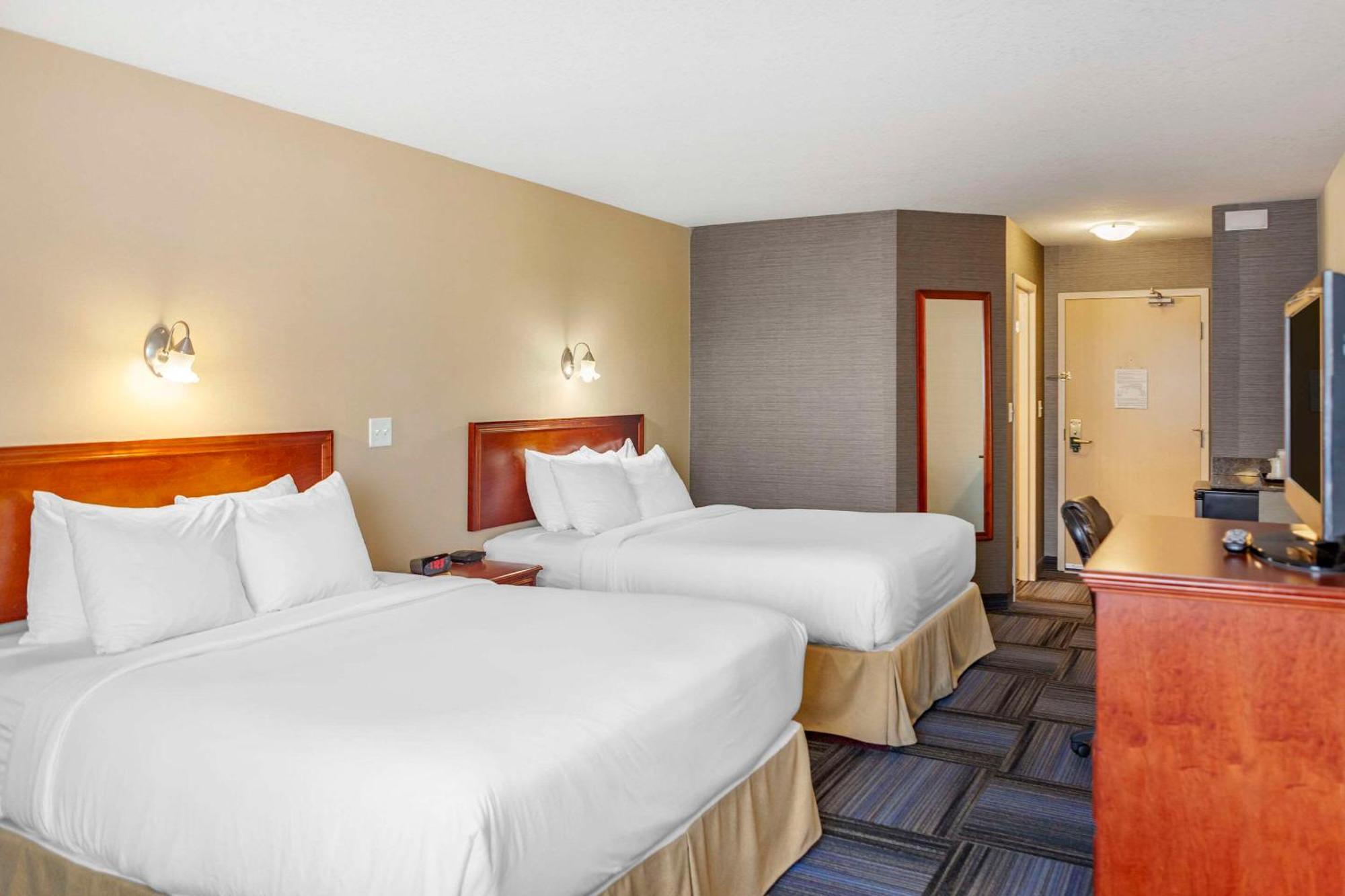 Quality Inn & Suites Edmonton International Airport Leduc Extérieur photo