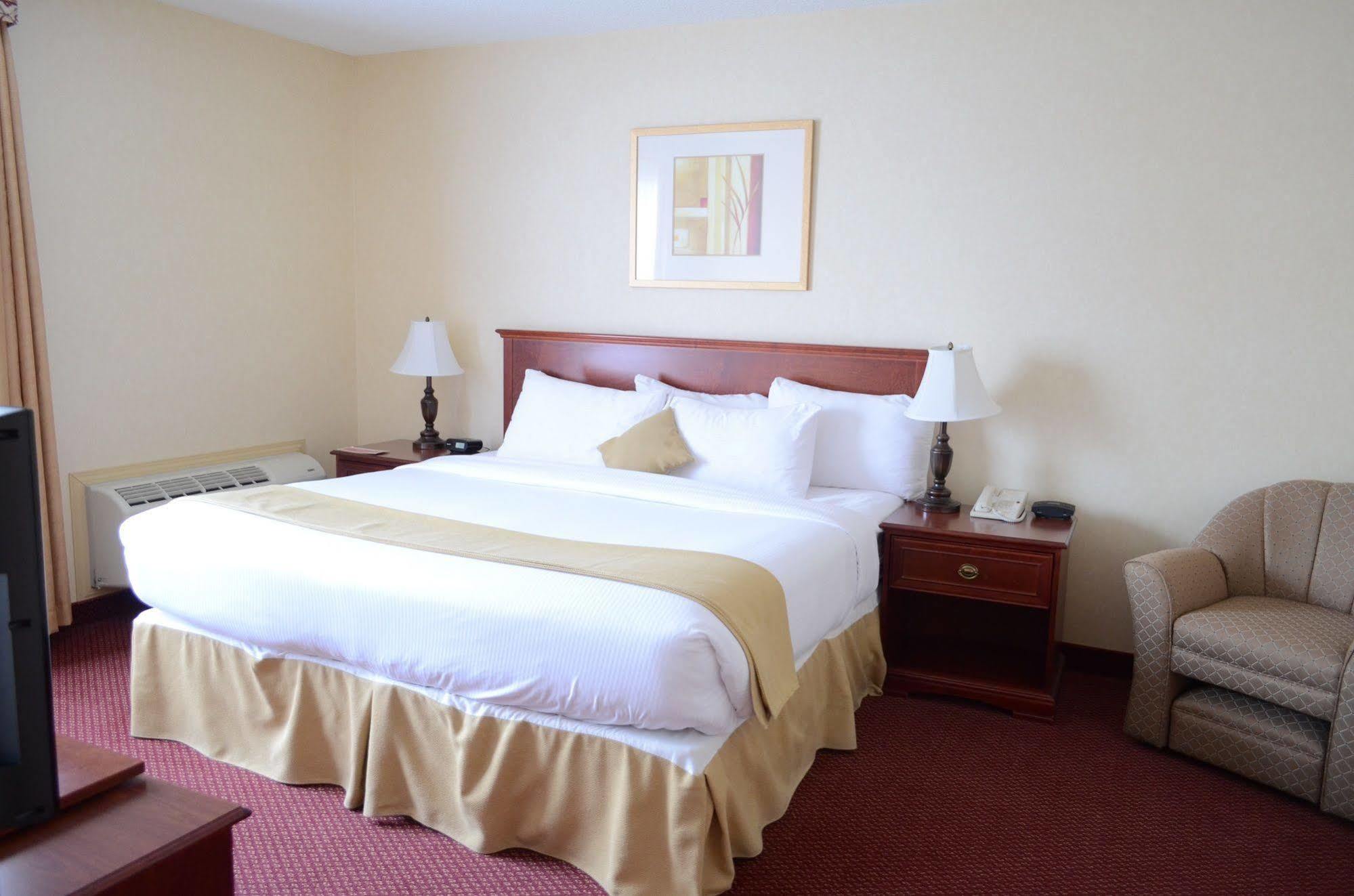 Quality Inn & Suites Edmonton International Airport Leduc Extérieur photo