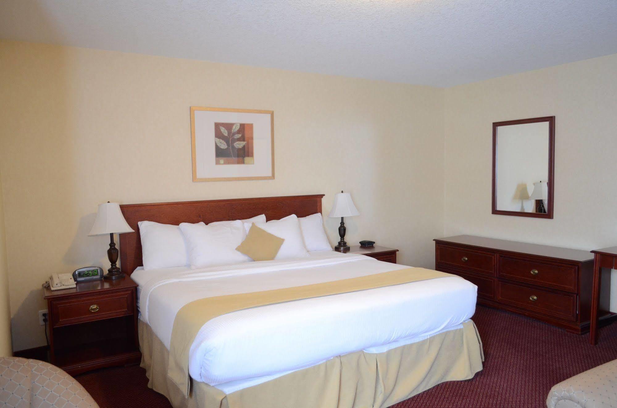 Quality Inn & Suites Edmonton International Airport Leduc Extérieur photo